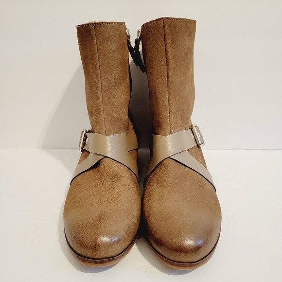 New Softwalk Rayne Brown Soft  Leather Pull On Mid Buckle Bootie, Size 10 - Picture 1 of 7